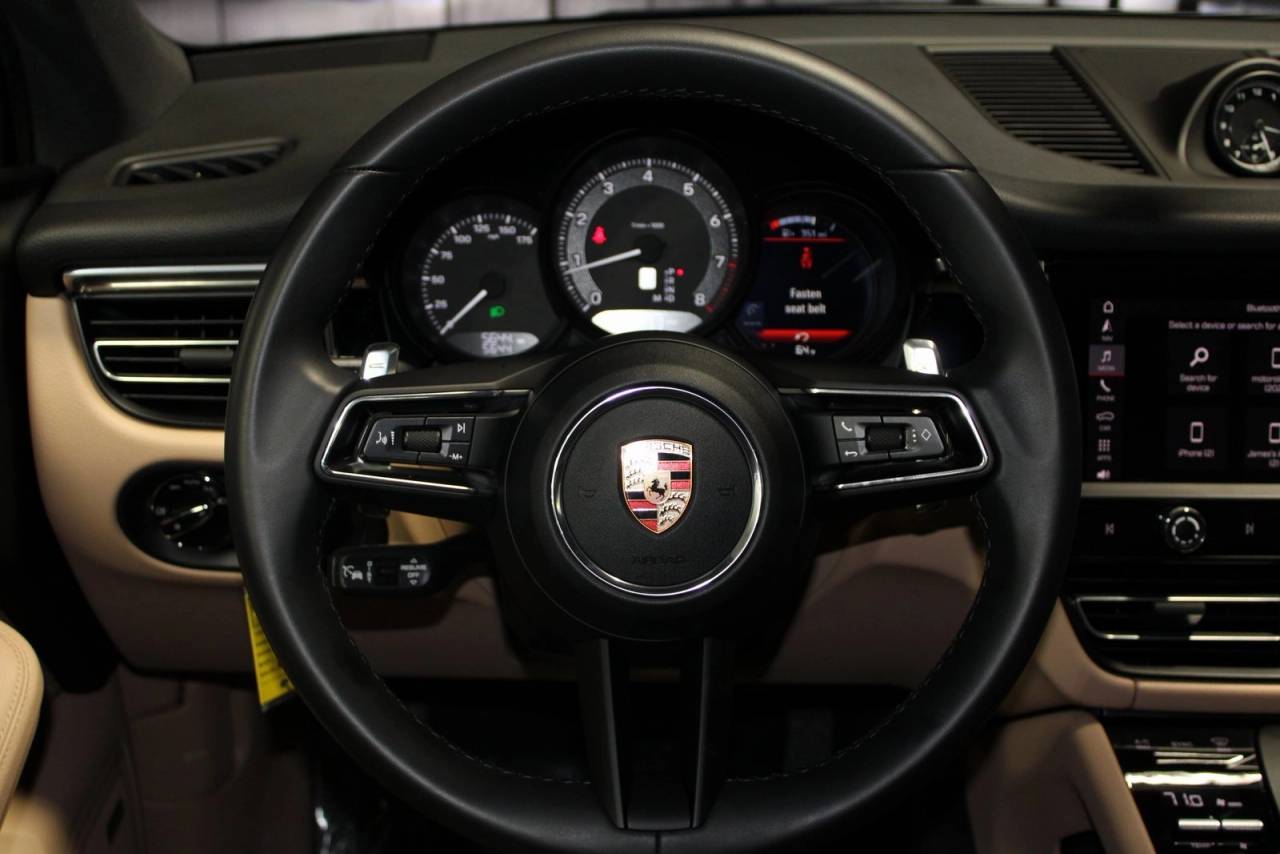 2025 Porsche Macan Base