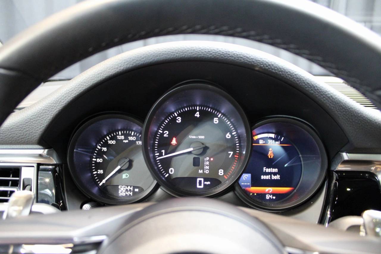 2025 Porsche Macan Base