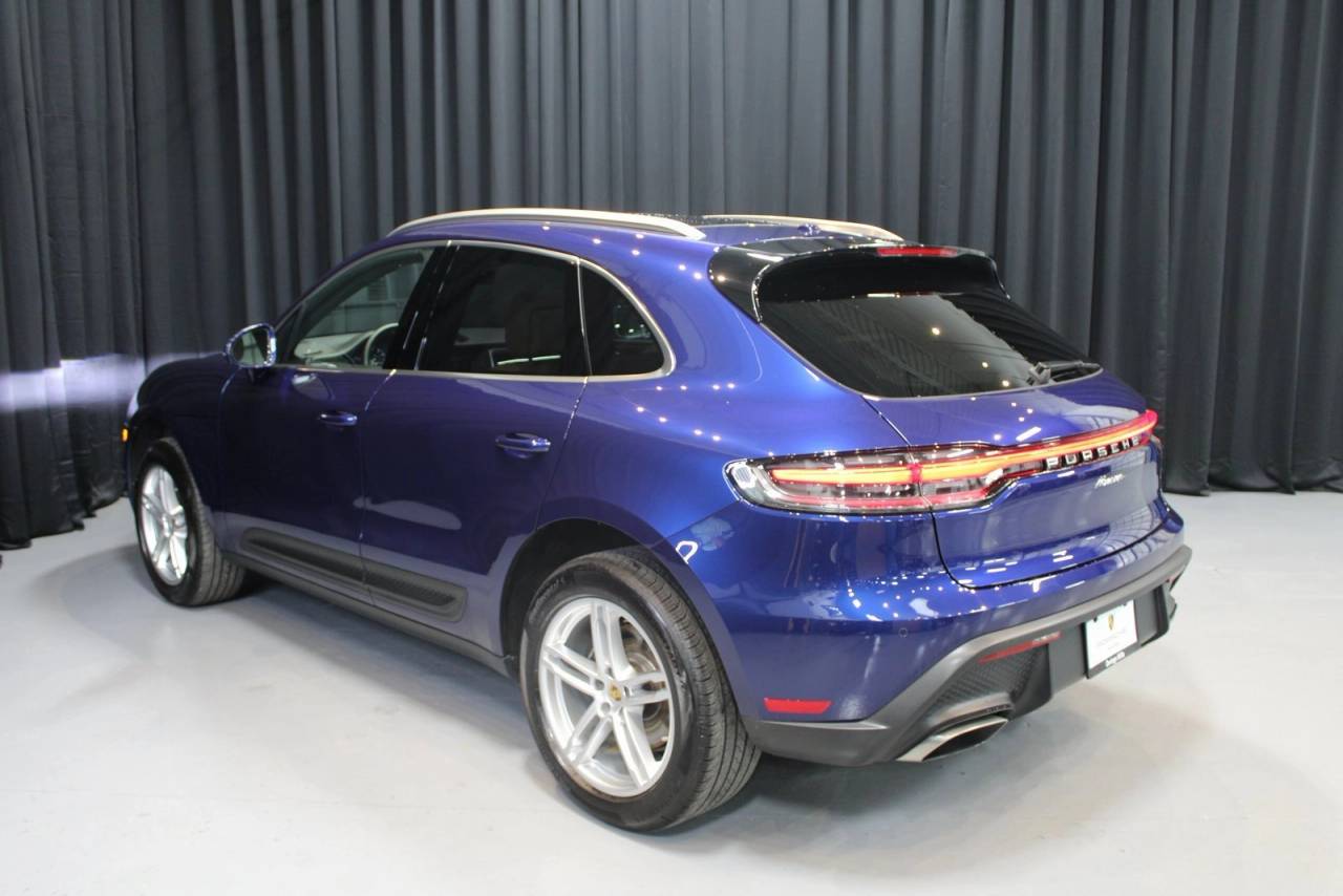 2025 Porsche Macan Base