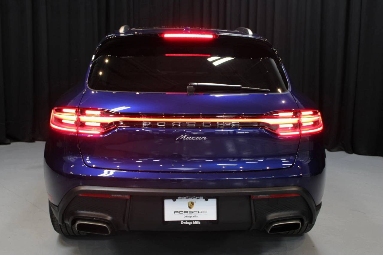 2025 Porsche Macan Base