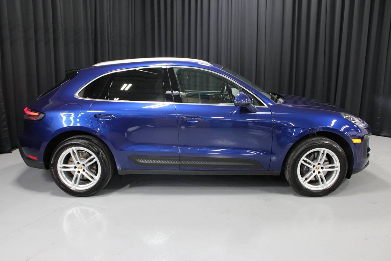 2025 Porsche Macan Base