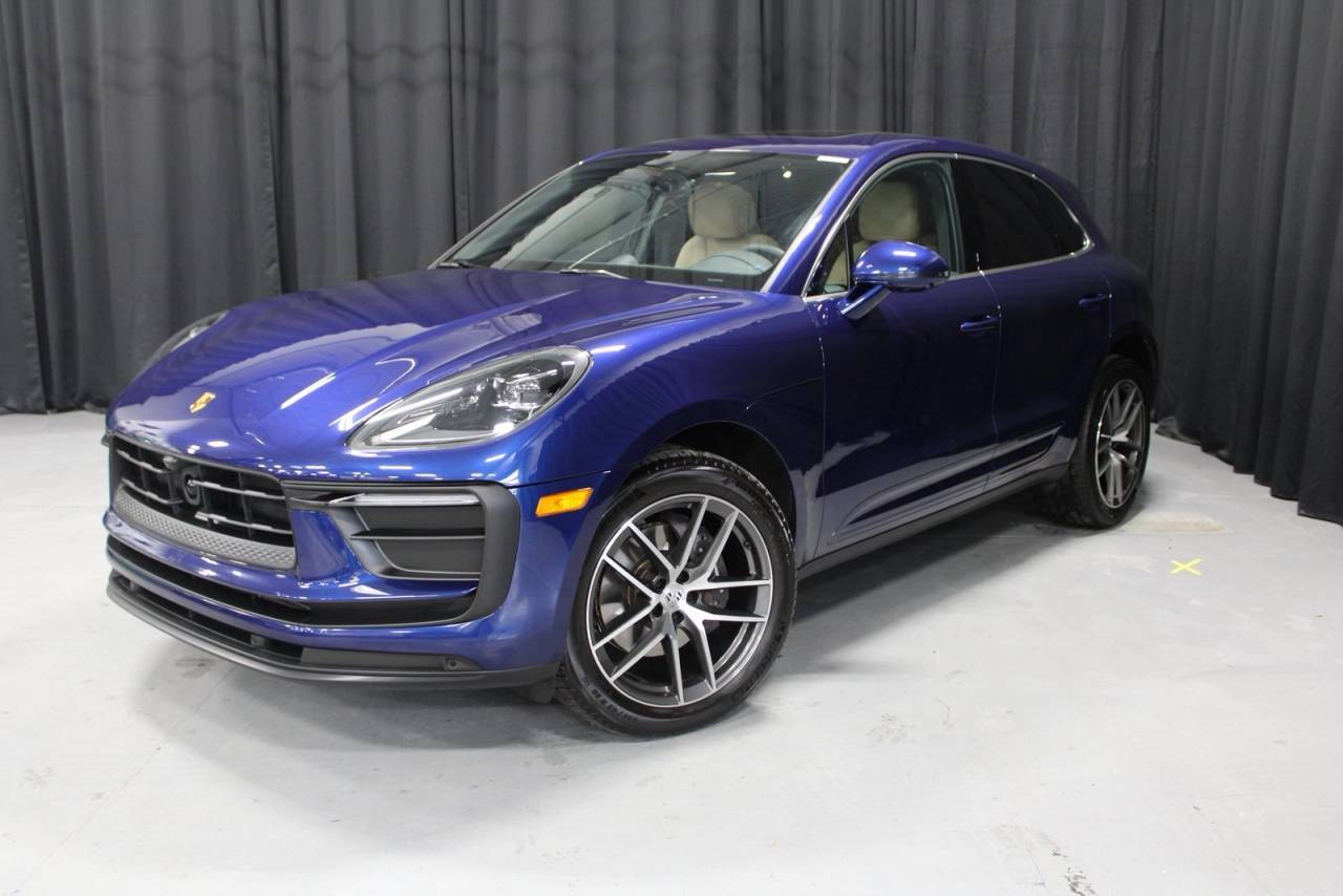 2025 Porsche Macan Base