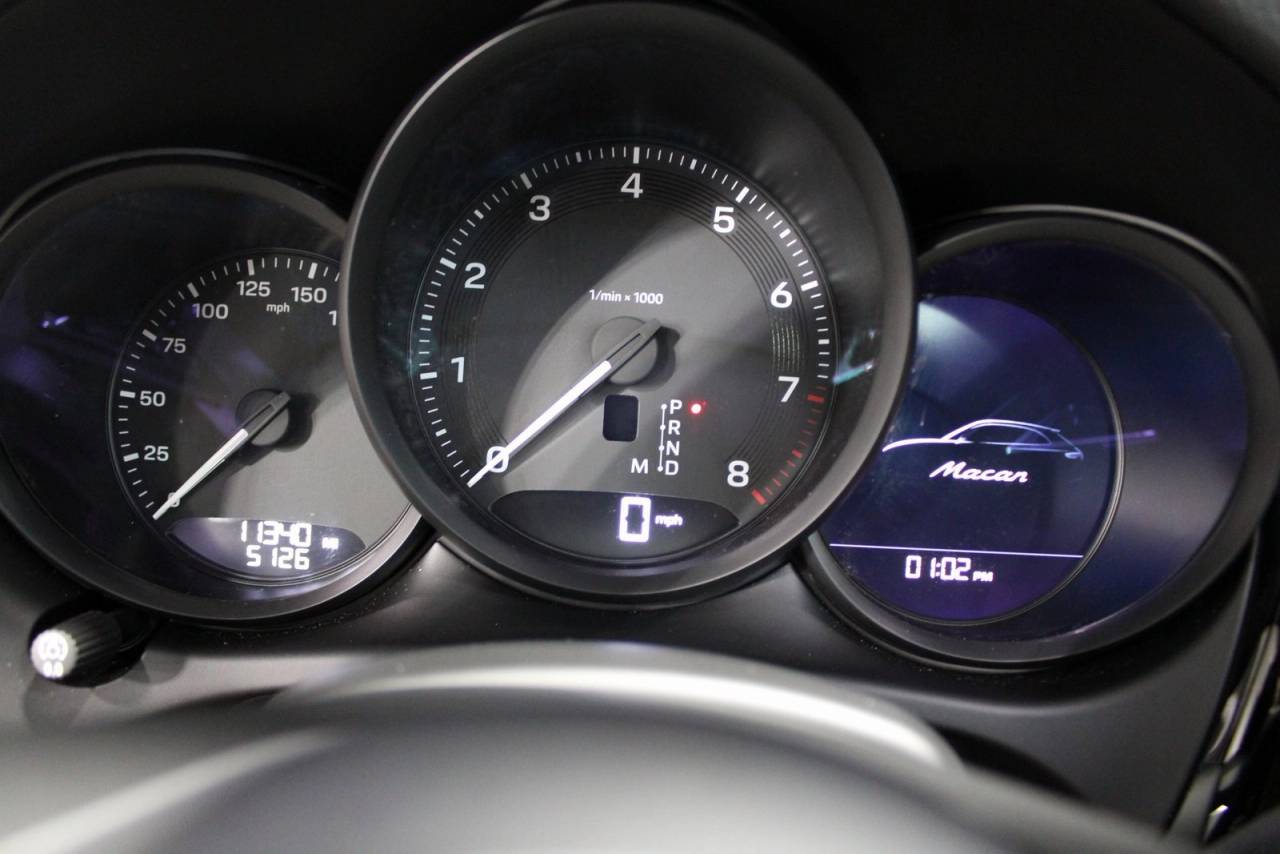 2025 Porsche Macan Base