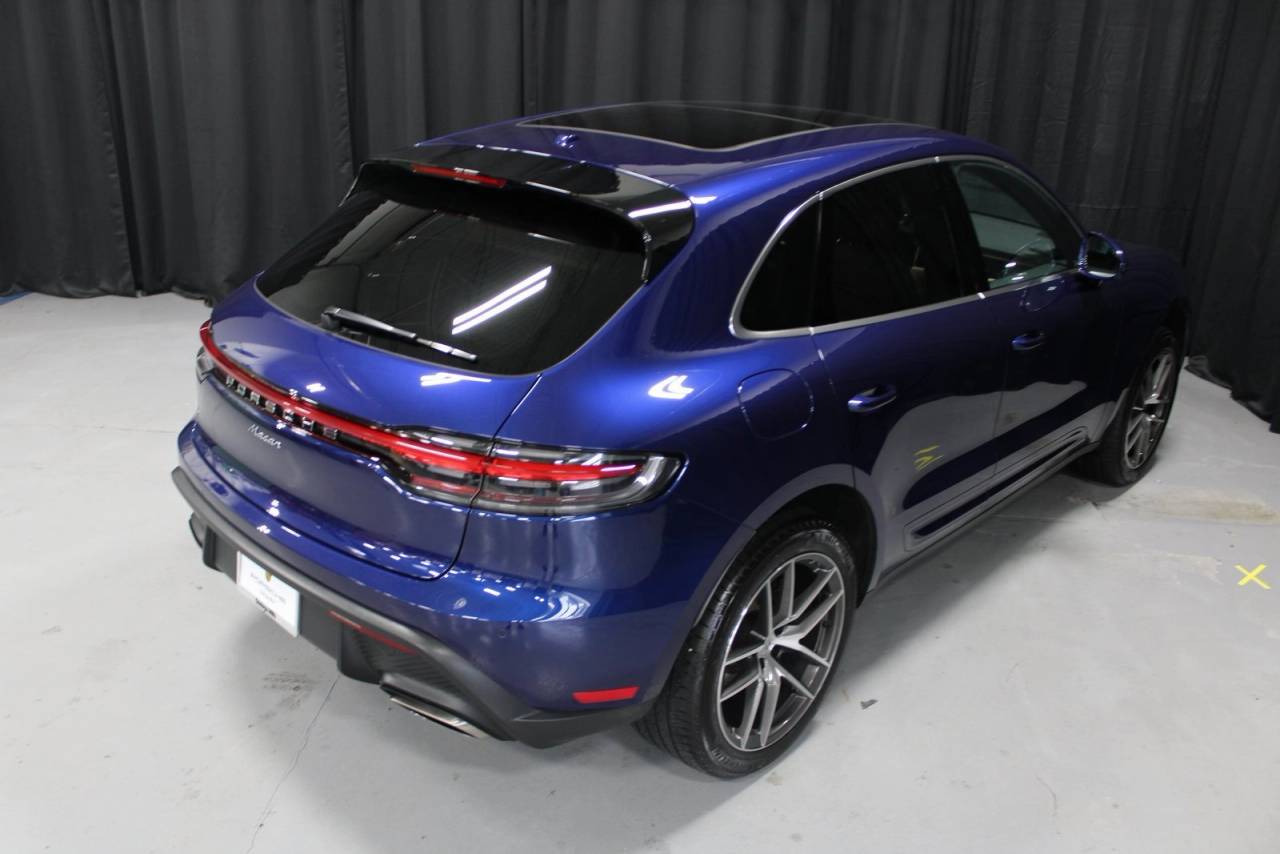 2025 Porsche Macan Base