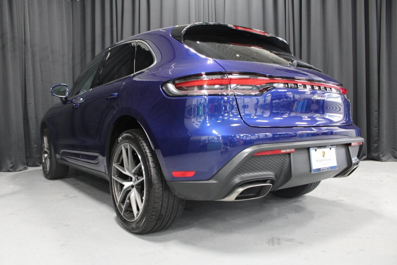 2025 Porsche Macan Base