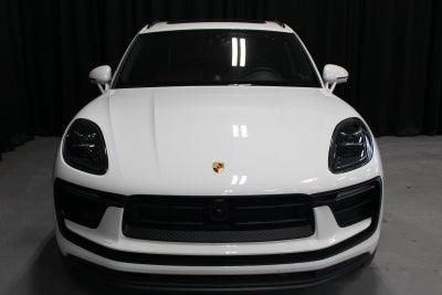 2025 Porsche Macan Base