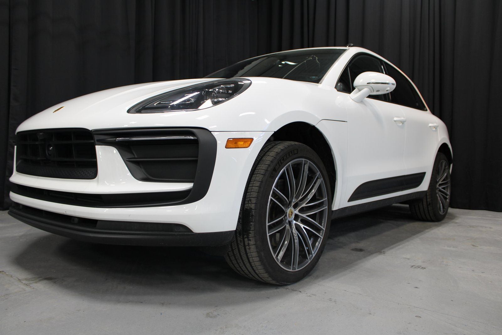 2025 Porsche Macan Base