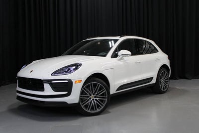 2025 Porsche Macan Base