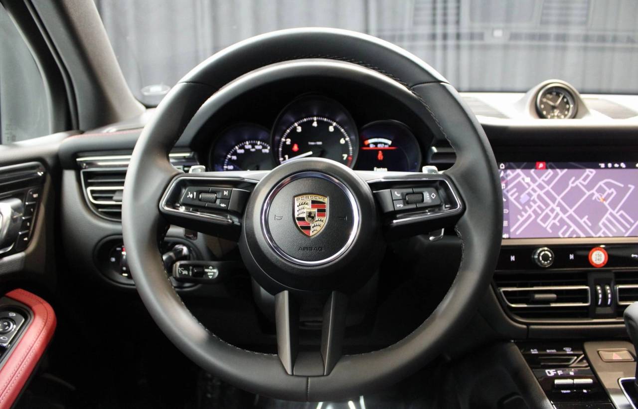2025 Porsche Macan Base