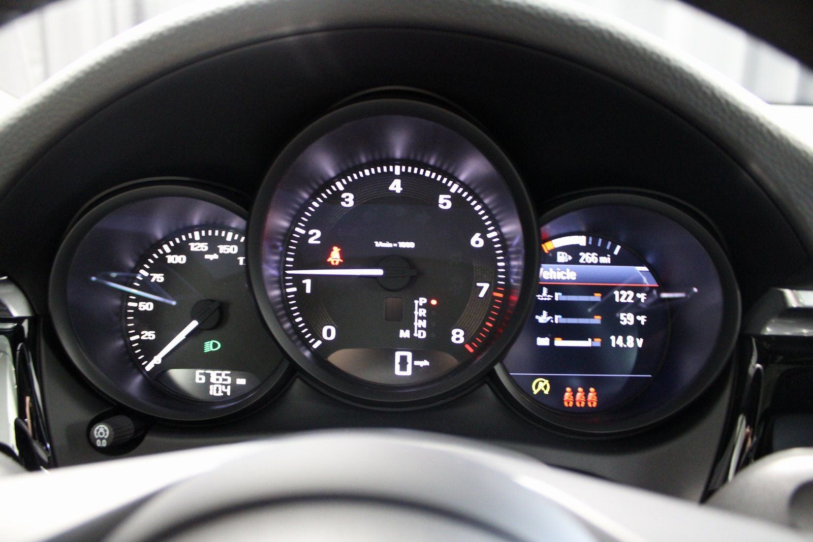 2025 Porsche Macan Base