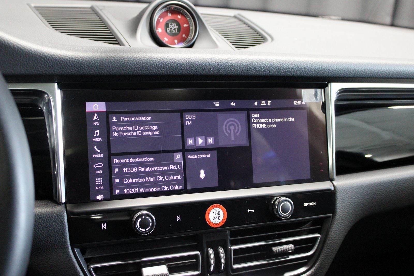 2025 Porsche Macan Base