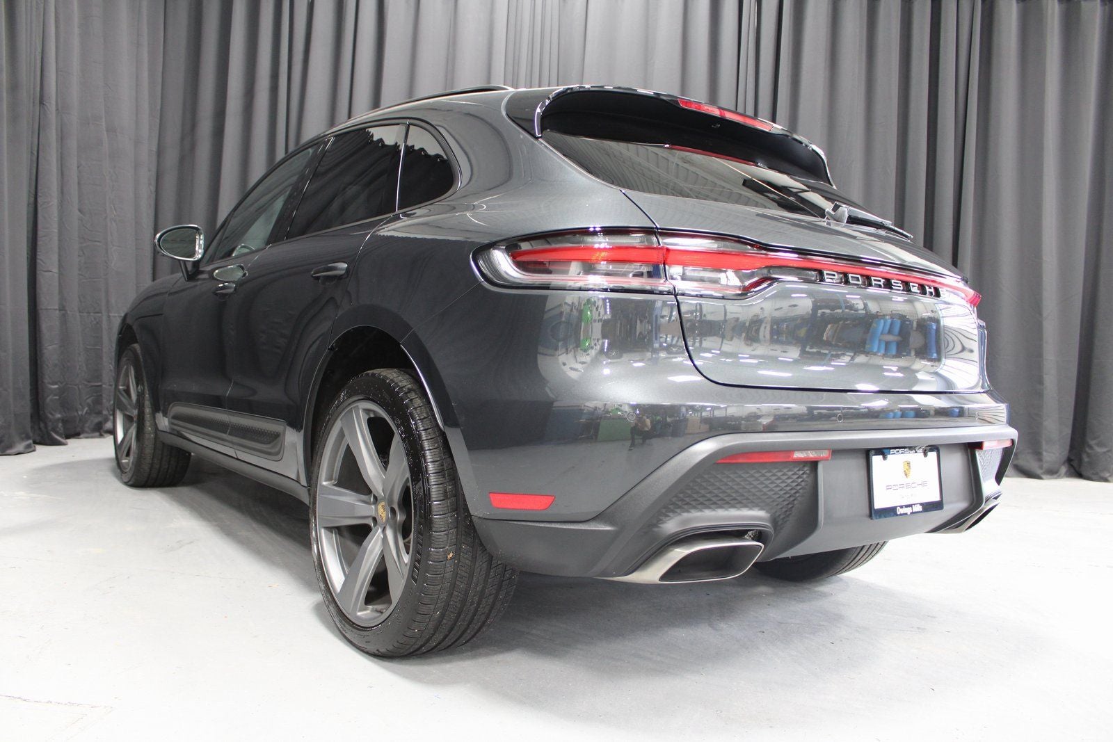 2025 Porsche Macan Base