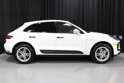 2025 Porsche Macan Base