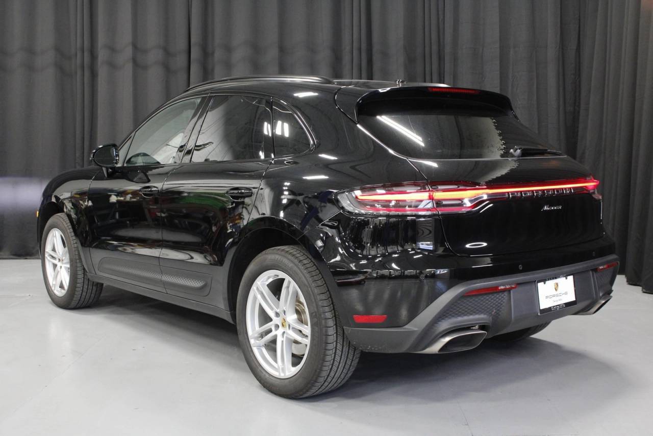 2025 Porsche Macan Base