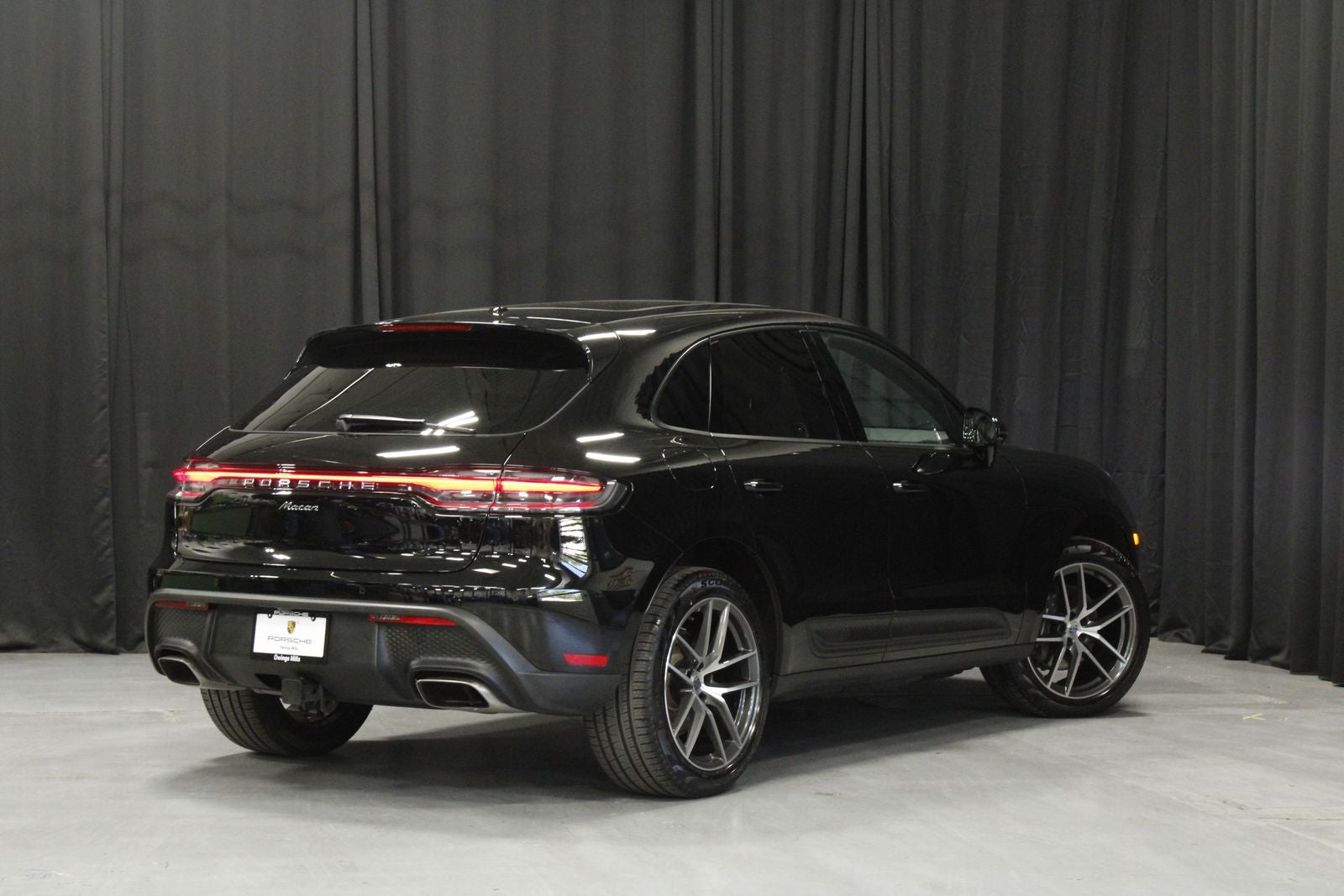 2025 Porsche Macan Base
