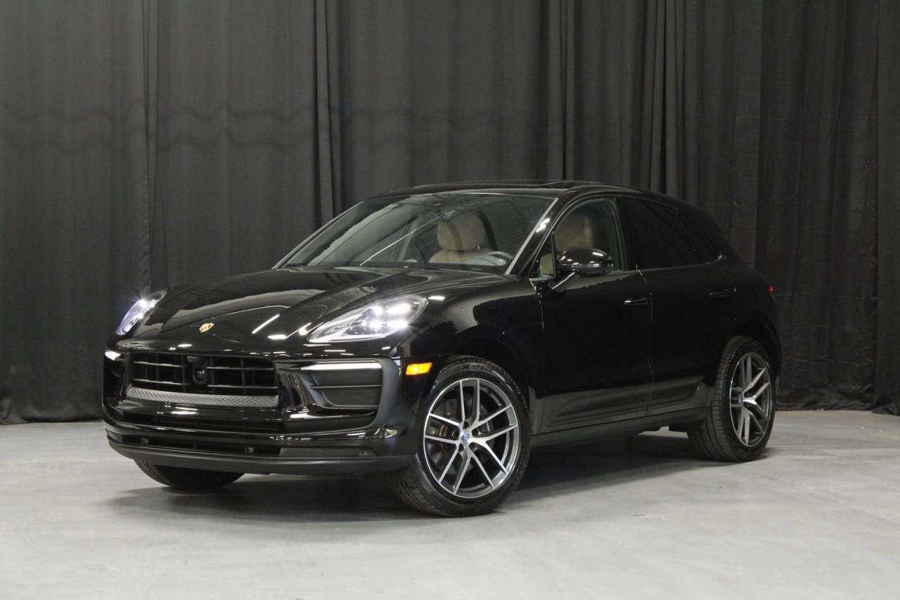 2025 Porsche Macan Base