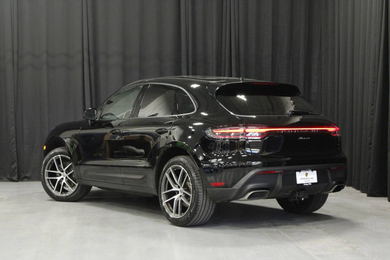 2025 Porsche Macan Base