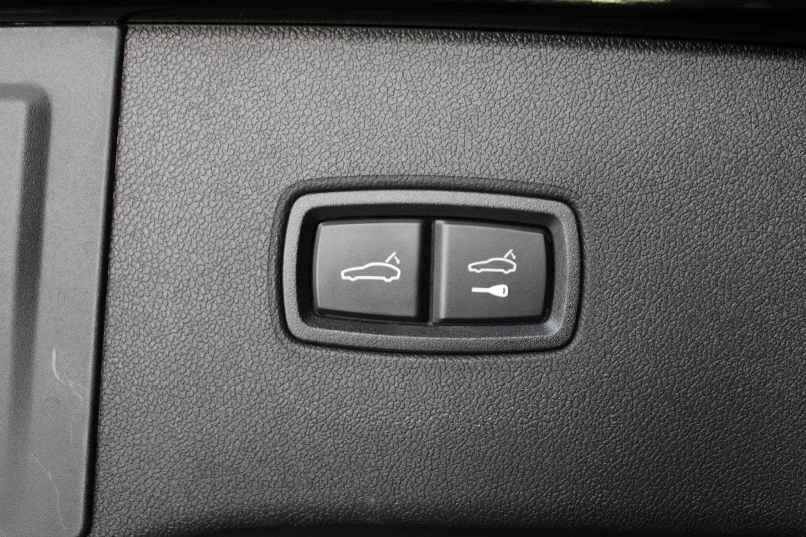 2025 Porsche Cayenne Base