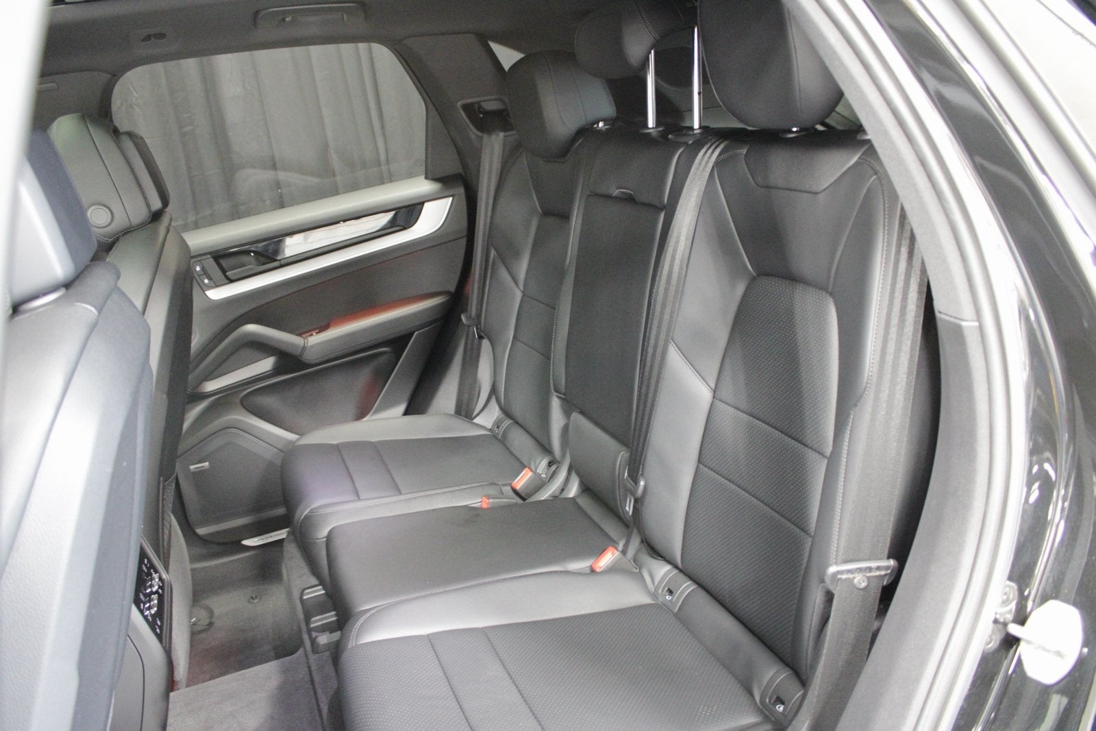 2025 Porsche Cayenne Base