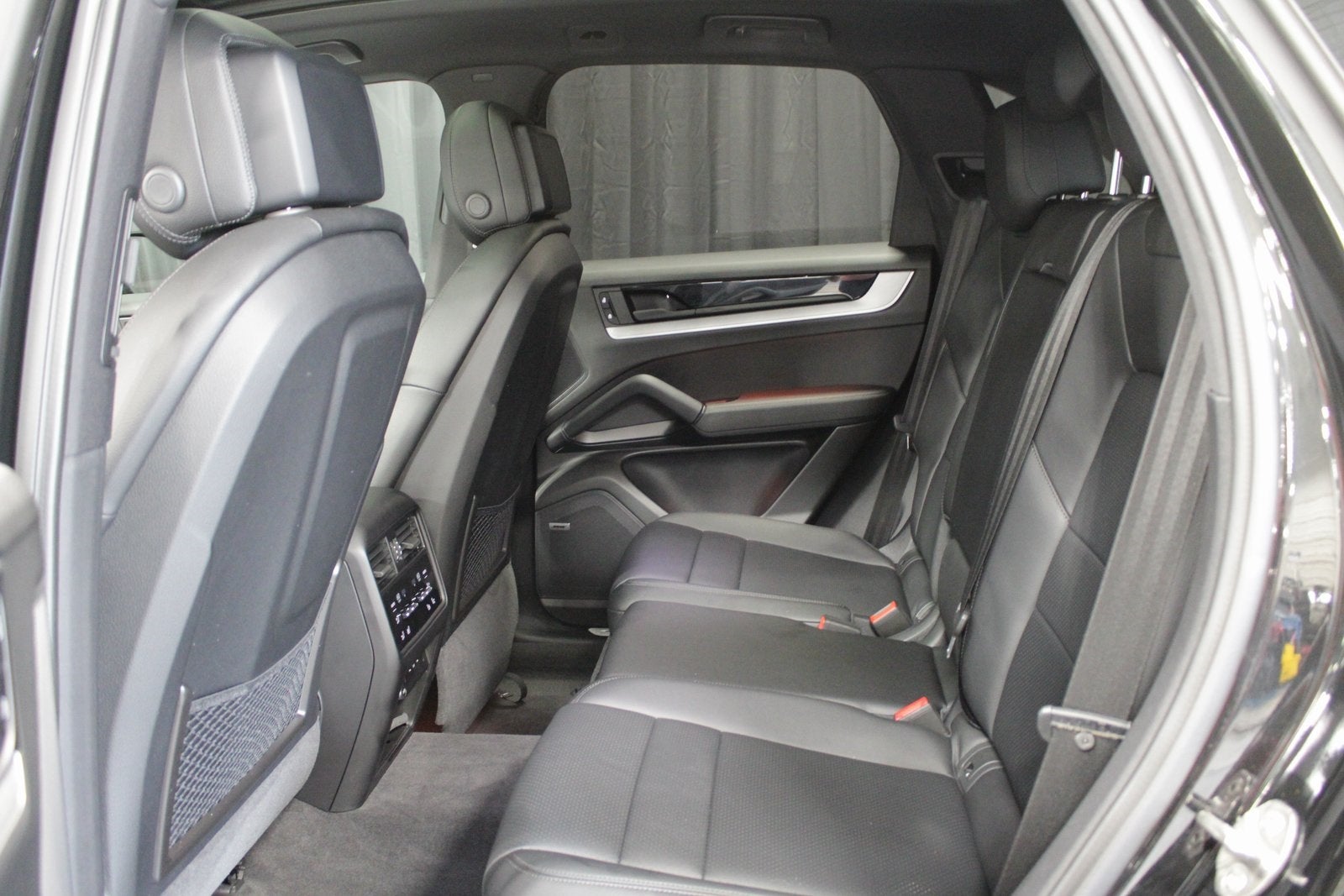 2025 Porsche Cayenne Base