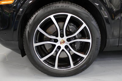 2025 Porsche Cayenne Base