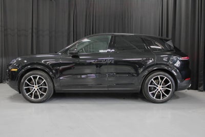 2025 Porsche Cayenne Base