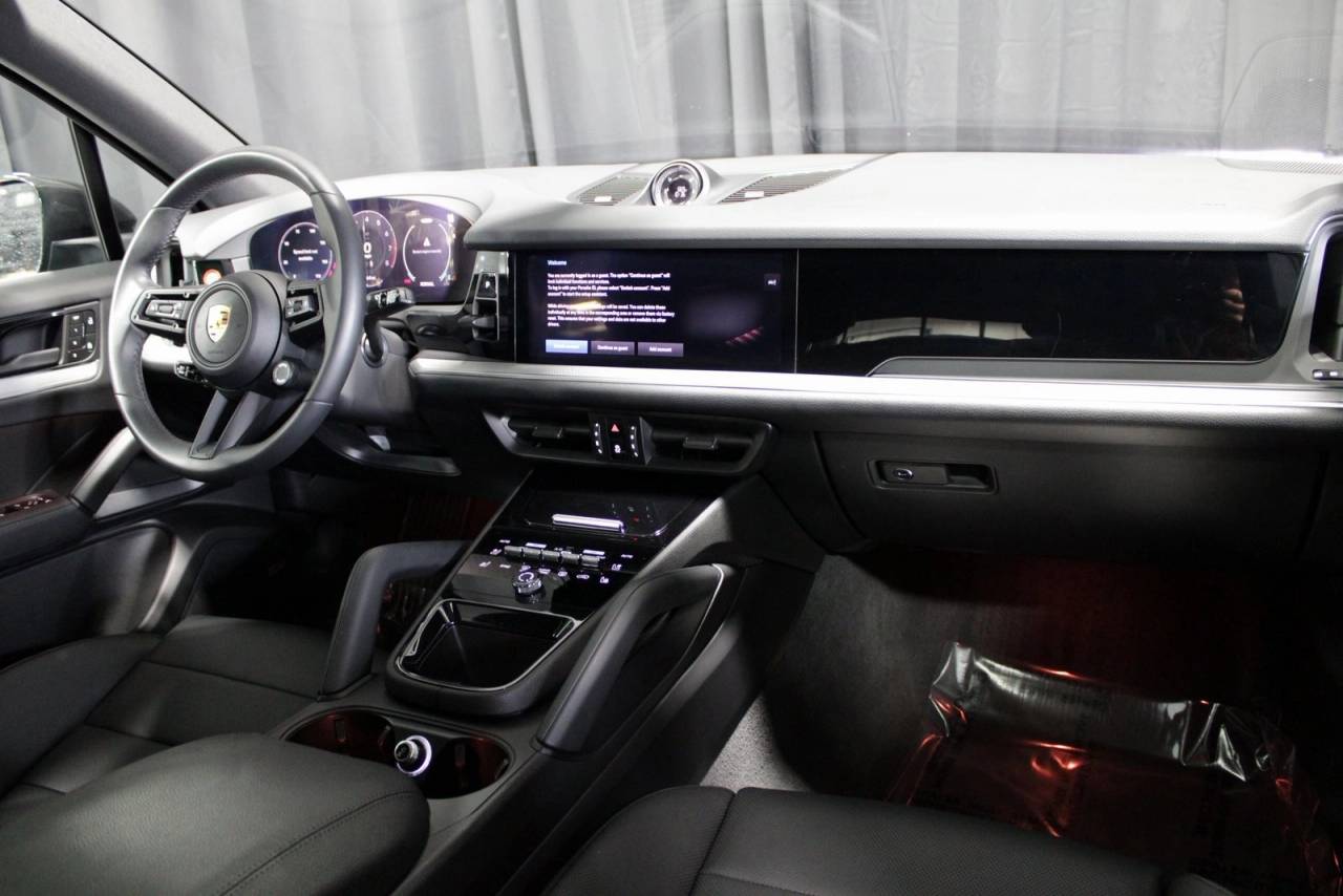 2025 Porsche Cayenne Base