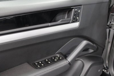 2025 Porsche Cayenne Base