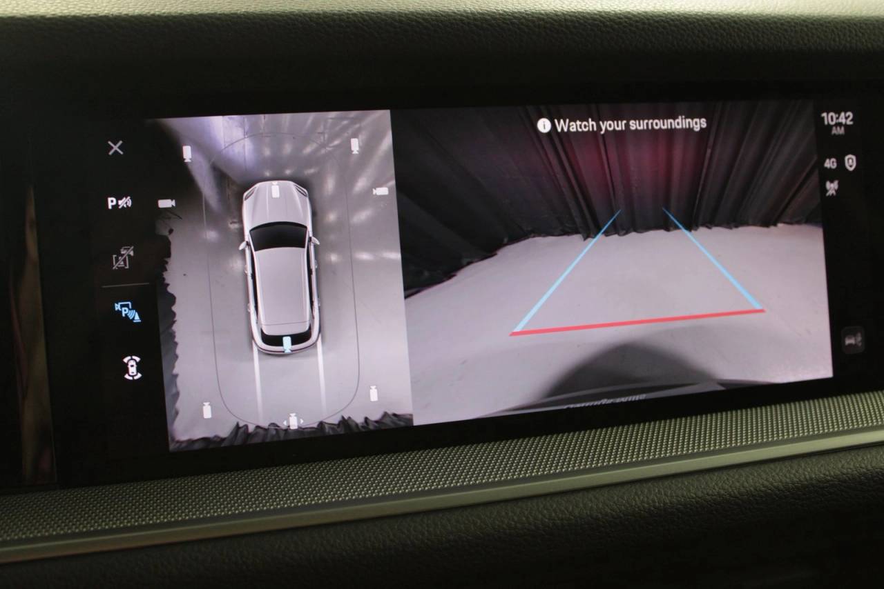 2025 Porsche Cayenne Base