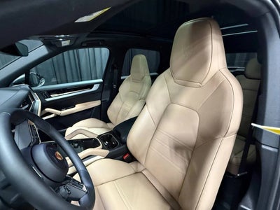 2025 Porsche Cayenne Base