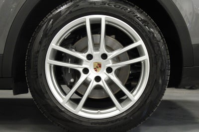 2025 Porsche Cayenne Base