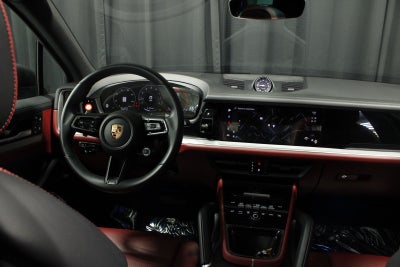 2025 Porsche Cayenne Base