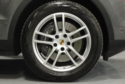 2025 Porsche Cayenne Base