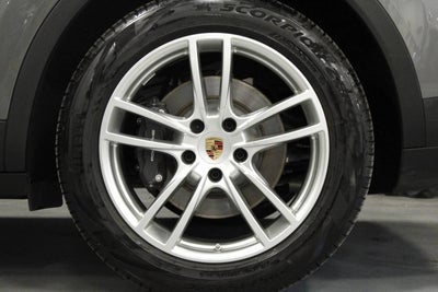 2025 Porsche Cayenne Base