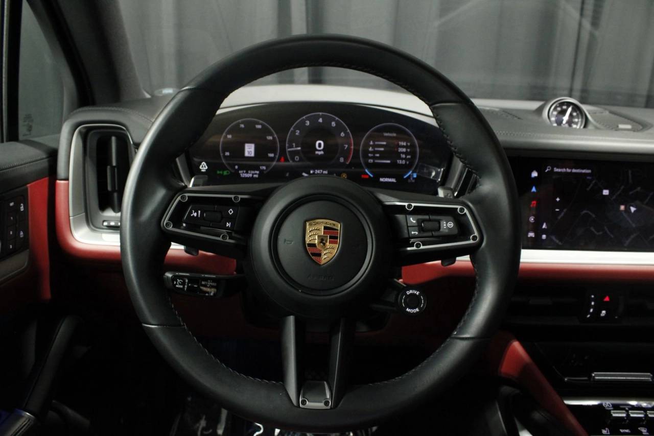 2025 Porsche Cayenne Base