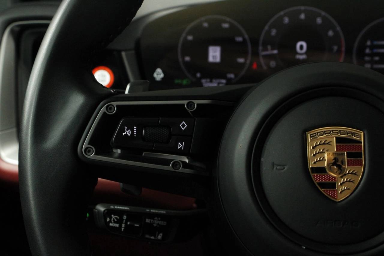 2025 Porsche Cayenne Base
