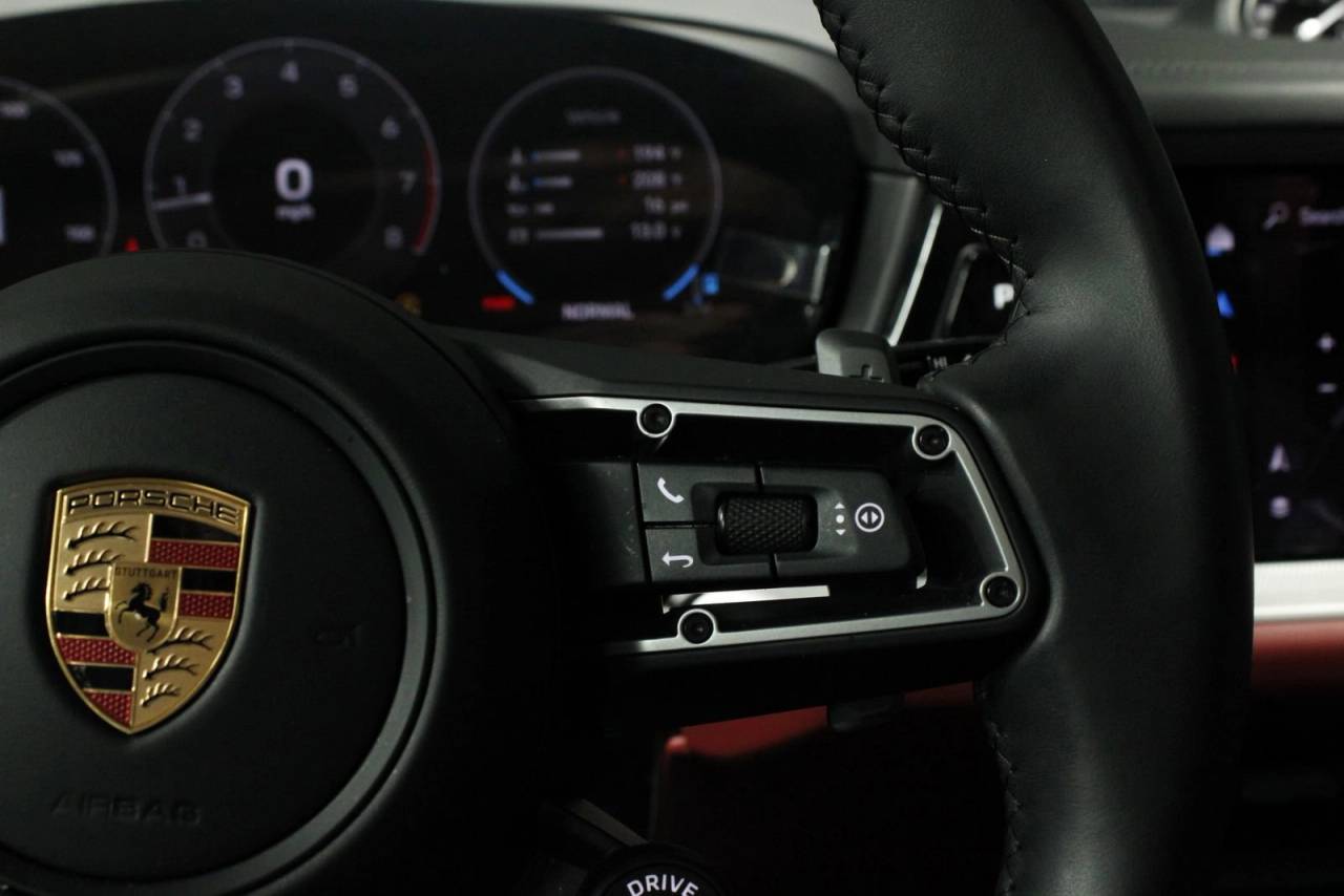 2025 Porsche Cayenne Base