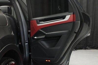 2025 Porsche Cayenne Base