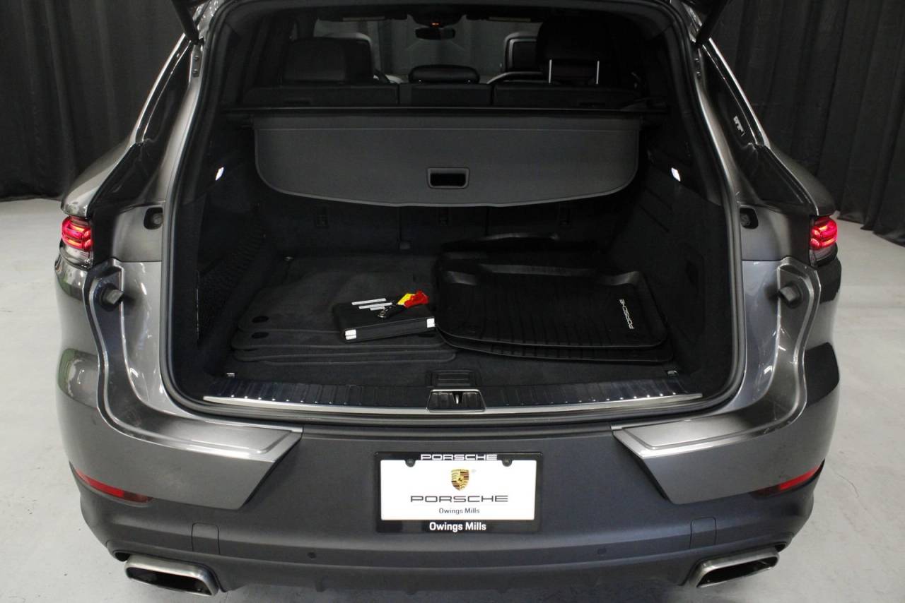 2025 Porsche Cayenne Base
