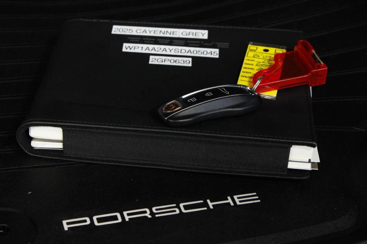 2025 Porsche Cayenne Base