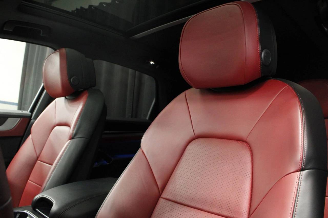 2025 Porsche Cayenne Base