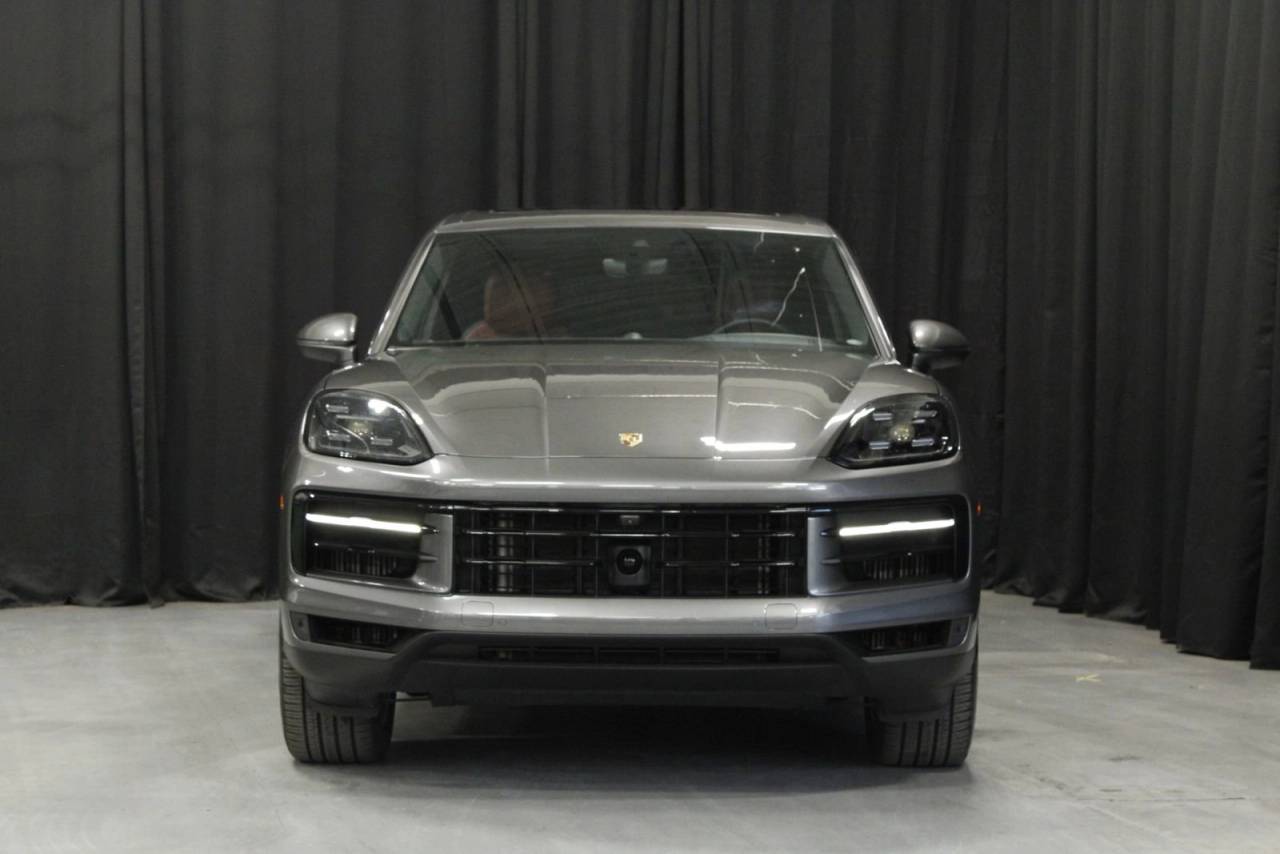 2025 Porsche Cayenne Base