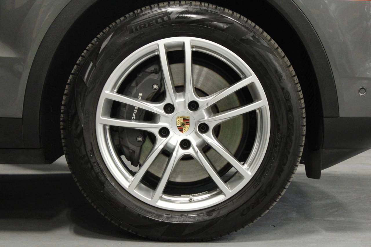 2025 Porsche Cayenne Base