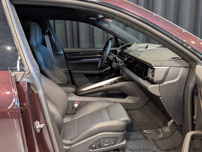 2024 Porsche Macan Electric Turbo