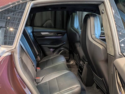 2024 Porsche Macan Electric Turbo