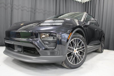 2025 Porsche Macan Electric Base