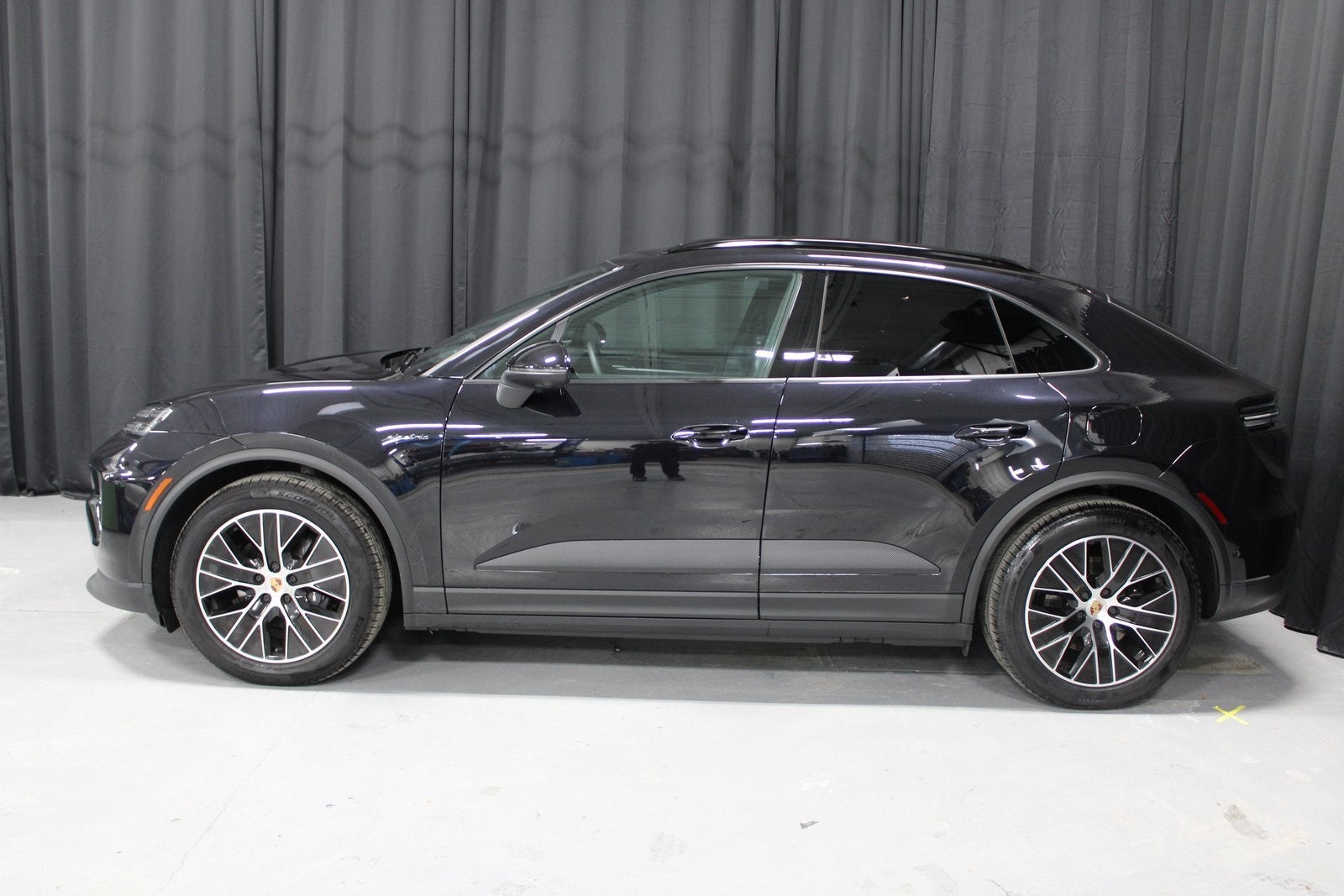 2025 Porsche Macan Electric Base