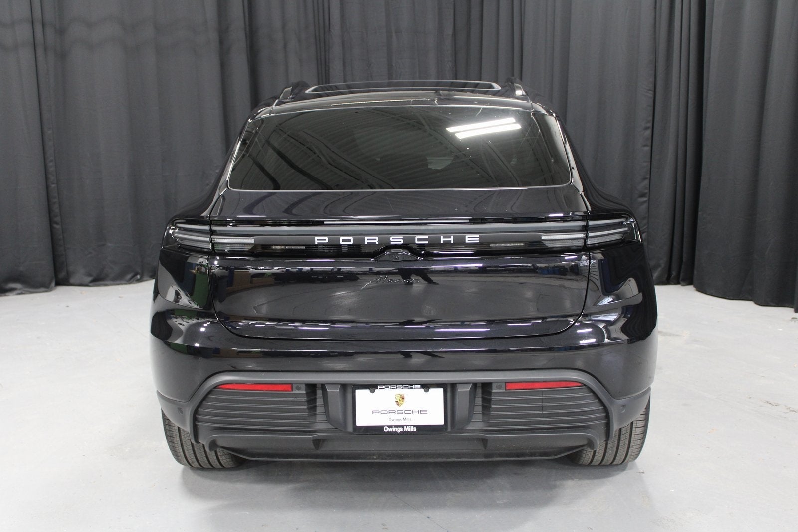 2025 Porsche Macan Electric Base