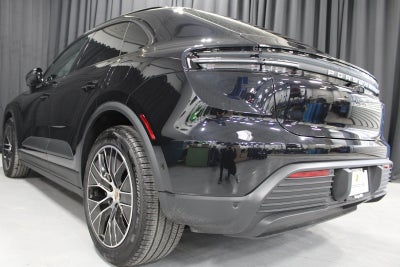 2025 Porsche Macan Electric Base