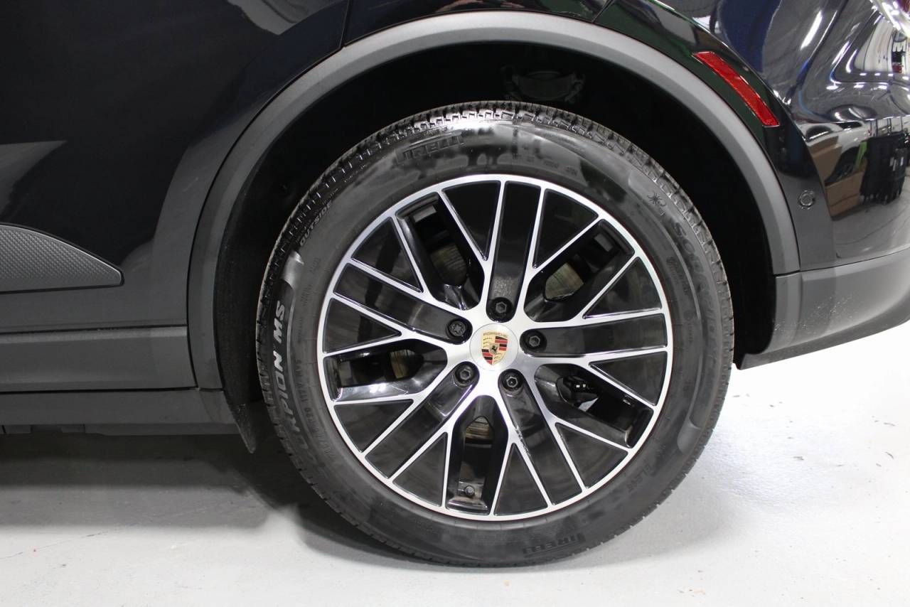 2025 Porsche Macan Electric Base